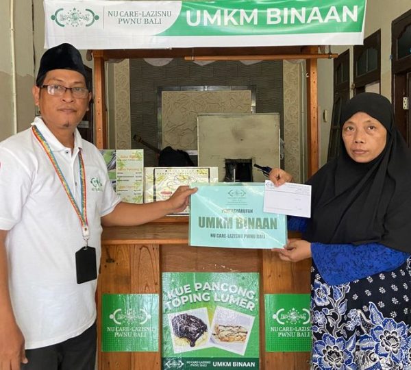 Bantu Ekonomi Umat, NU Care-LAZISNU PWNU Bali Salurkan Bantuan Modal Usaha